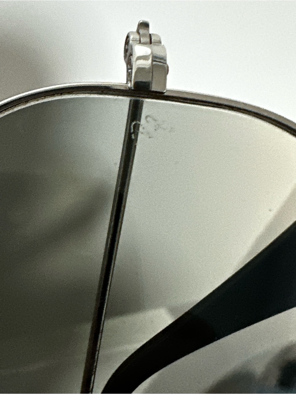 Classic Ray-Ban Aviators - Picture 5 of 9
